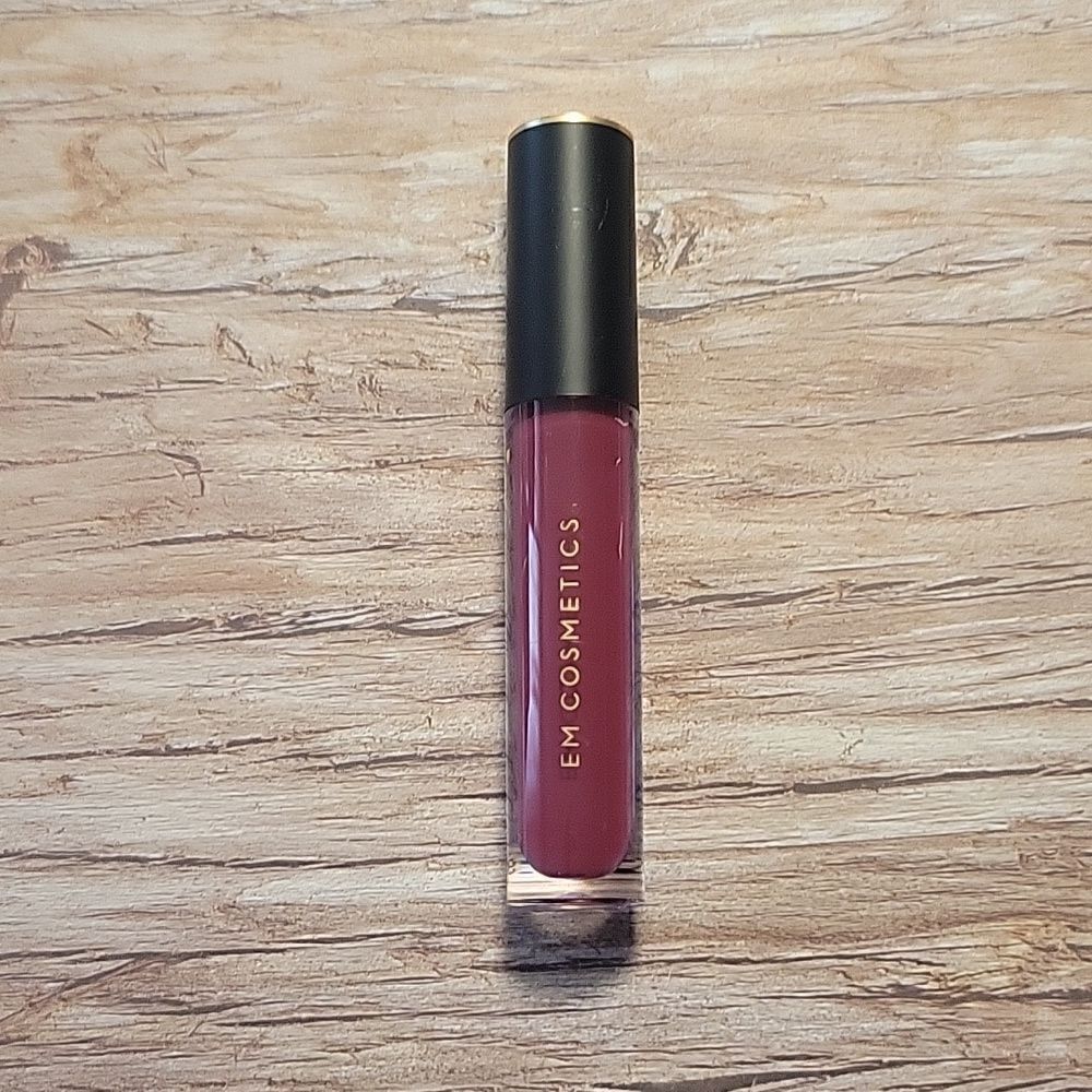 Em Cosmetics Infinite Lip Cloud in Hush Berry